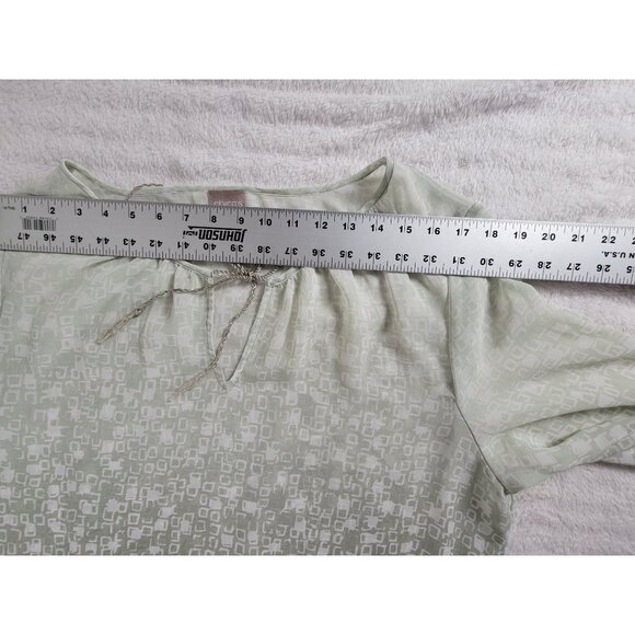 Chico's Women Sheer Sage Green Geometric Tunic Blouse Size 3 Tie-Neck 3/4 Sleeve - Picture 4 of 6